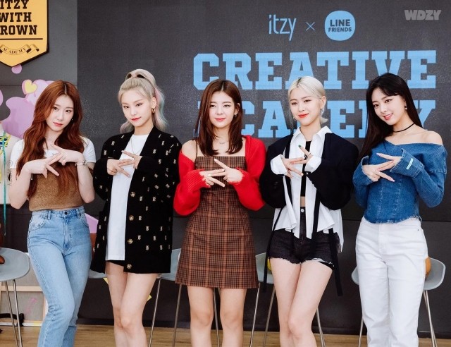  ITZY: CREATIVE ACADEMY Poster