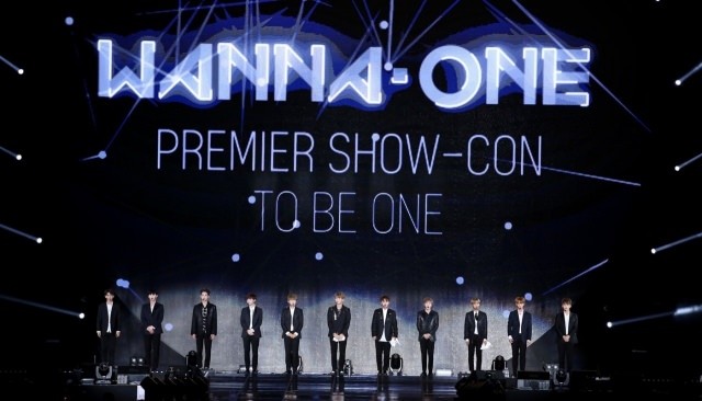  Wanna One Premier Show-Con Poster